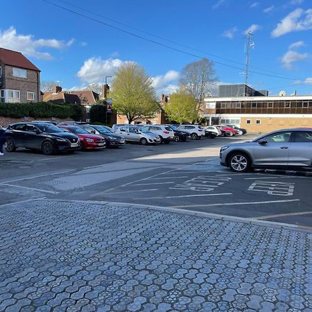 York Staycation With Free Parking Eksteriør bilde